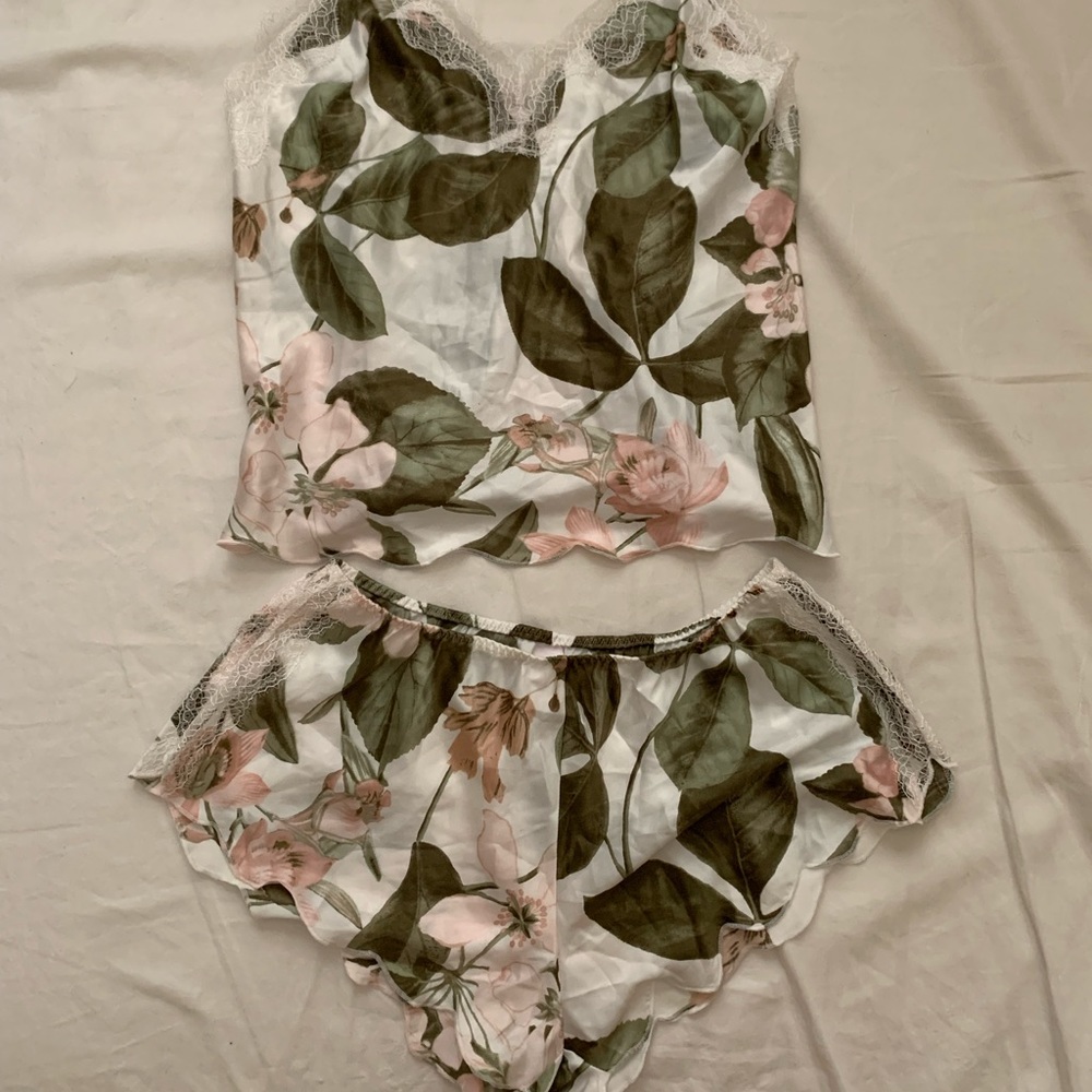 NWOT Victoria’s XS Secret Satin Cami & Short Floral Set
